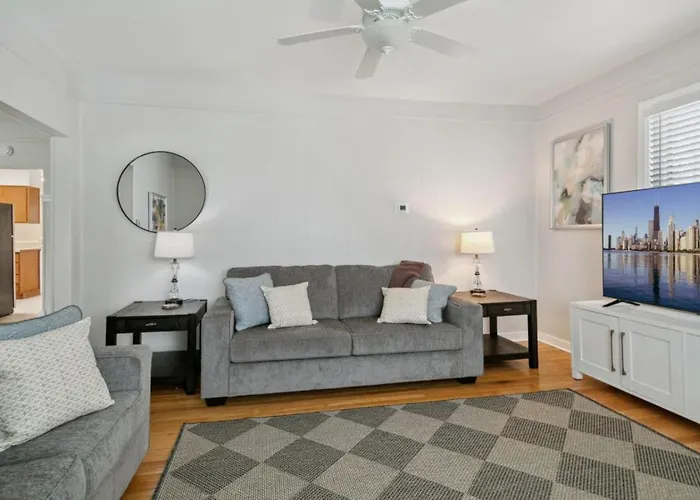 Cozy 3 Bedroom In Dt Near Naval Base Holiday home Libertyville