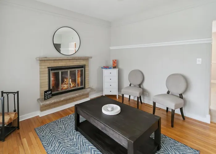 Cozy 3 Bedroom In Dt Near Naval Base Libertyville