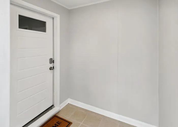 Cozy 3 Bedroom In Dt Near Naval Base * Libertyville