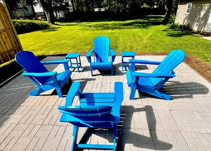 Cozy 3 Bedroom In Dt Near Naval Base *